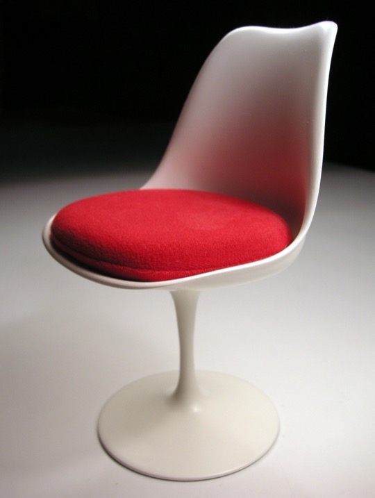 Tulip Chair by Eero Saarinen